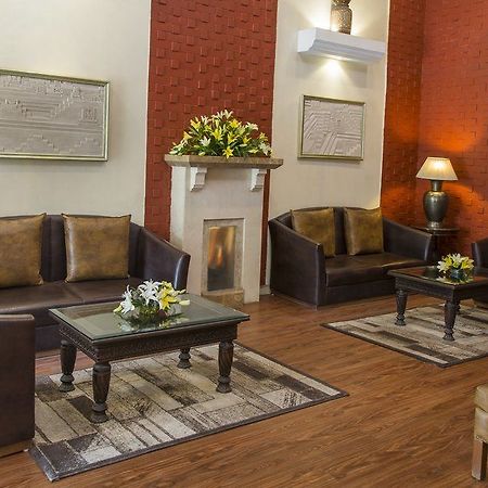 Country Inn Ахмедабад Екстериор снимка